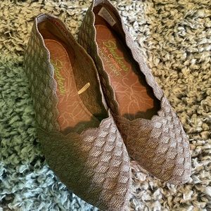 Skecher flats